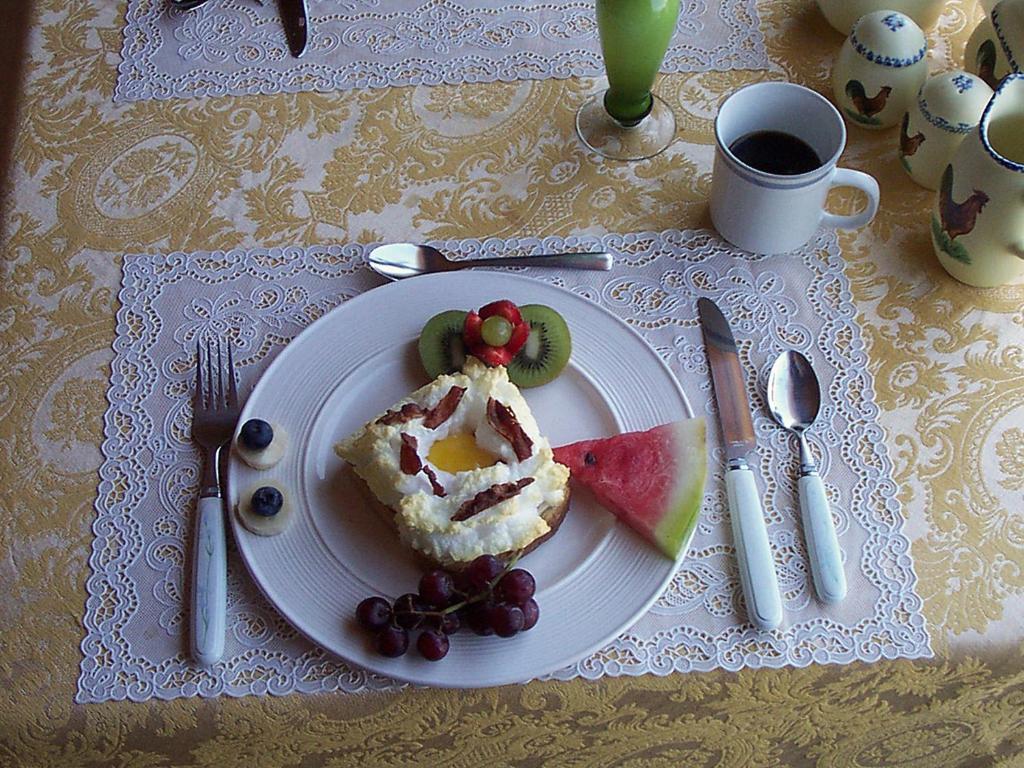 Gite La Halte Du Verger Bed And Breakfast Rivière-du-Loup Exteriör bild