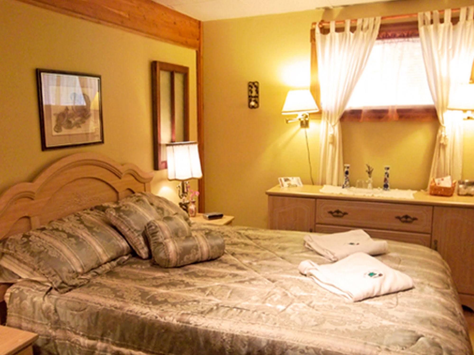 Gite La Halte Du Verger Bed And Breakfast Rivière-du-Loup Exteriör bild