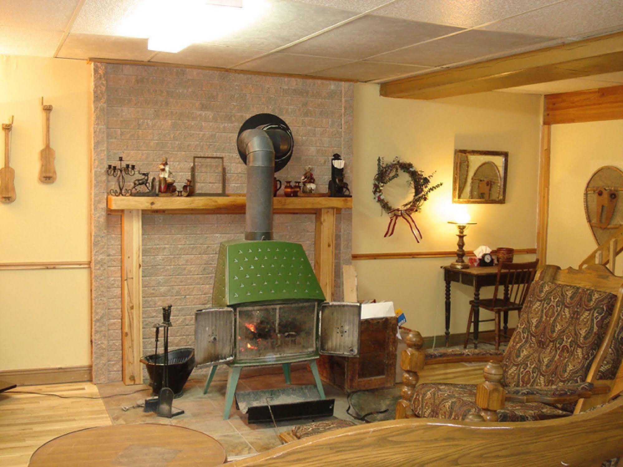 Gite La Halte Du Verger Bed And Breakfast Rivière-du-Loup Exteriör bild
