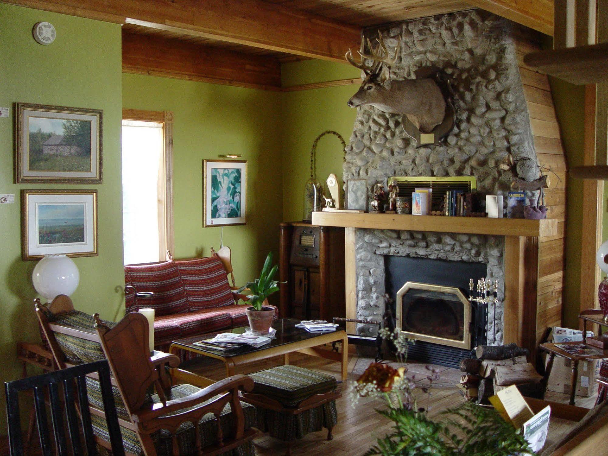 Gite La Halte Du Verger Bed And Breakfast Rivière-du-Loup Exteriör bild